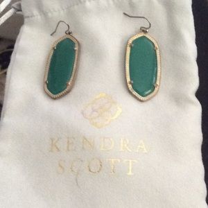 Kendra Scott hunter green earring